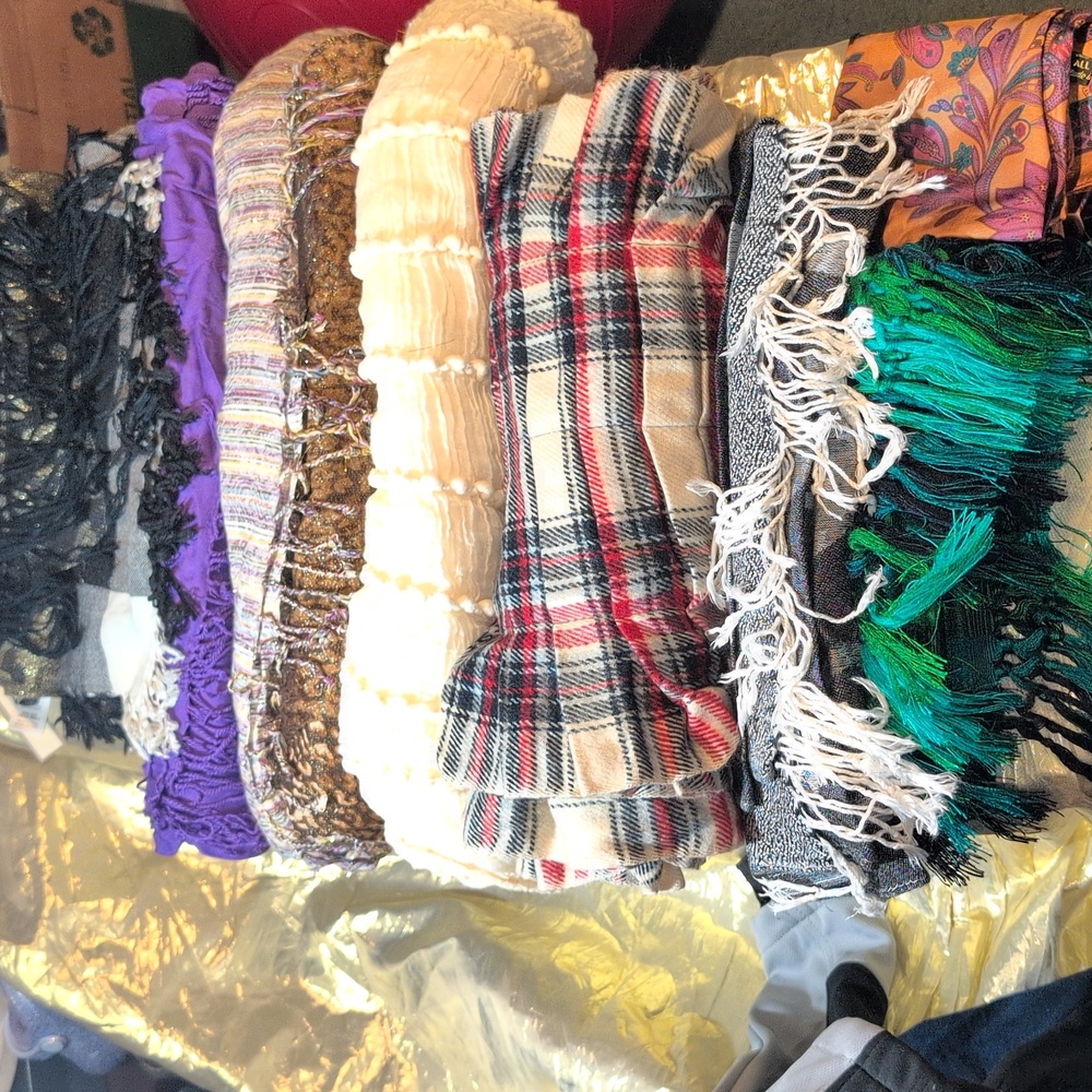 Lot Of Ten Scarves Assorted Color Sizes - Picture 2 of 5